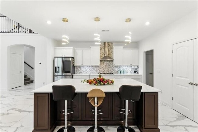 Building Photo - 2121 Harmony Dr