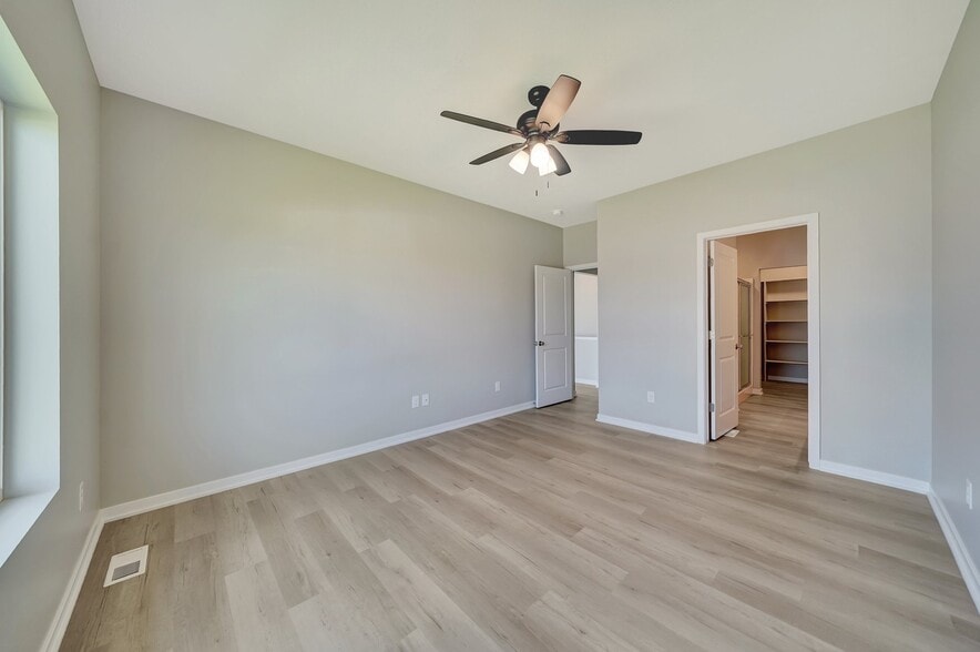 Building Photo - 8926 S 42nd St