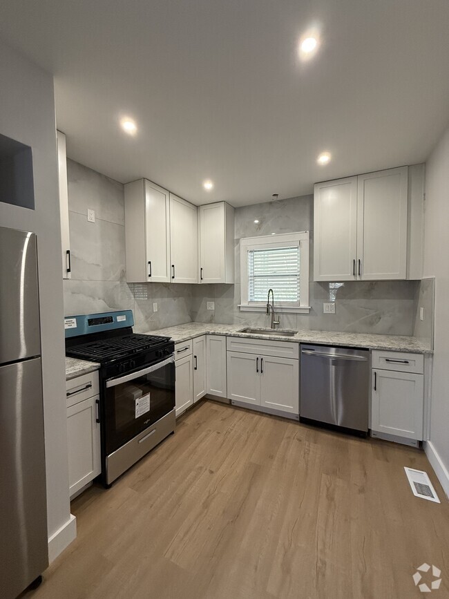 Building Photo - 2688 E 128th St