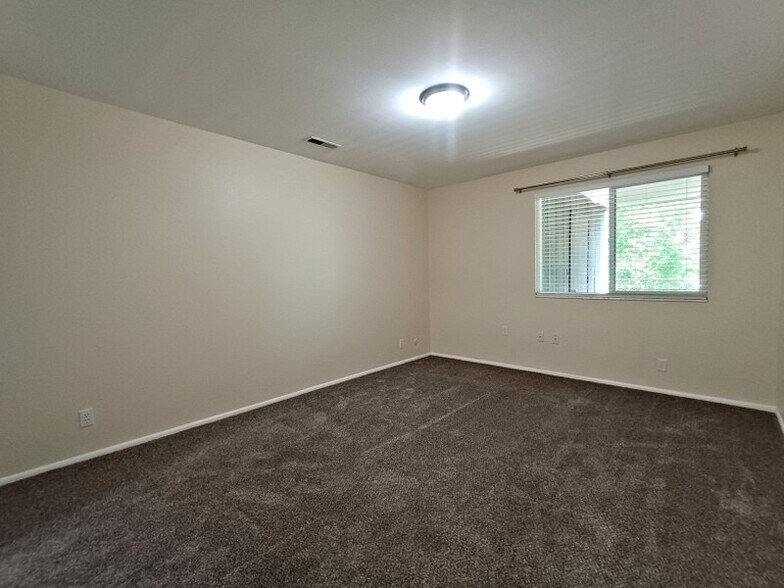 Building Photo - 4536 S 1900 W