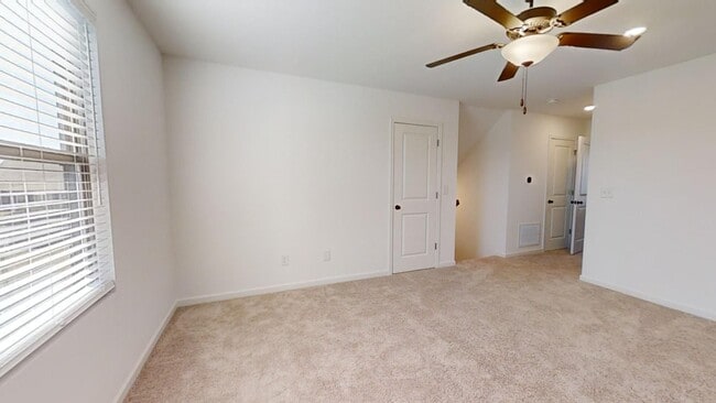 Building Photo - 138 Northern Flicker Dr