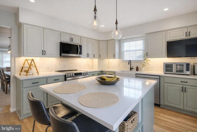 Building Photo - 708 Kings Croft Dr