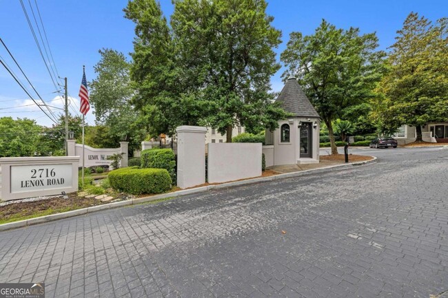 Building Photo - 4313 Pine Heights Dr NE