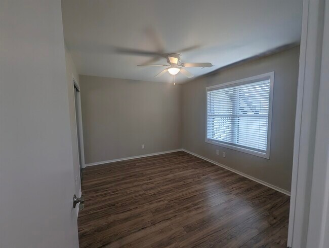 Building Photo - 4489 Little River Inn Ln