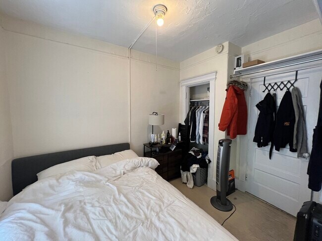 Building Photo - 76 Myrtle St