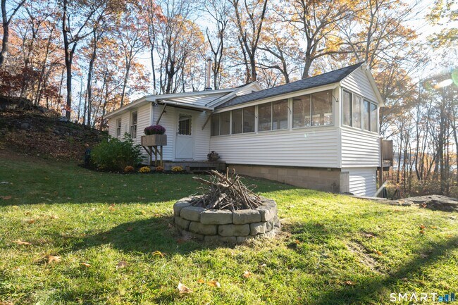 Building Photo - 12 Park Rd