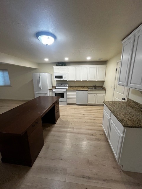 Kitchen - 739 S Rice Rd