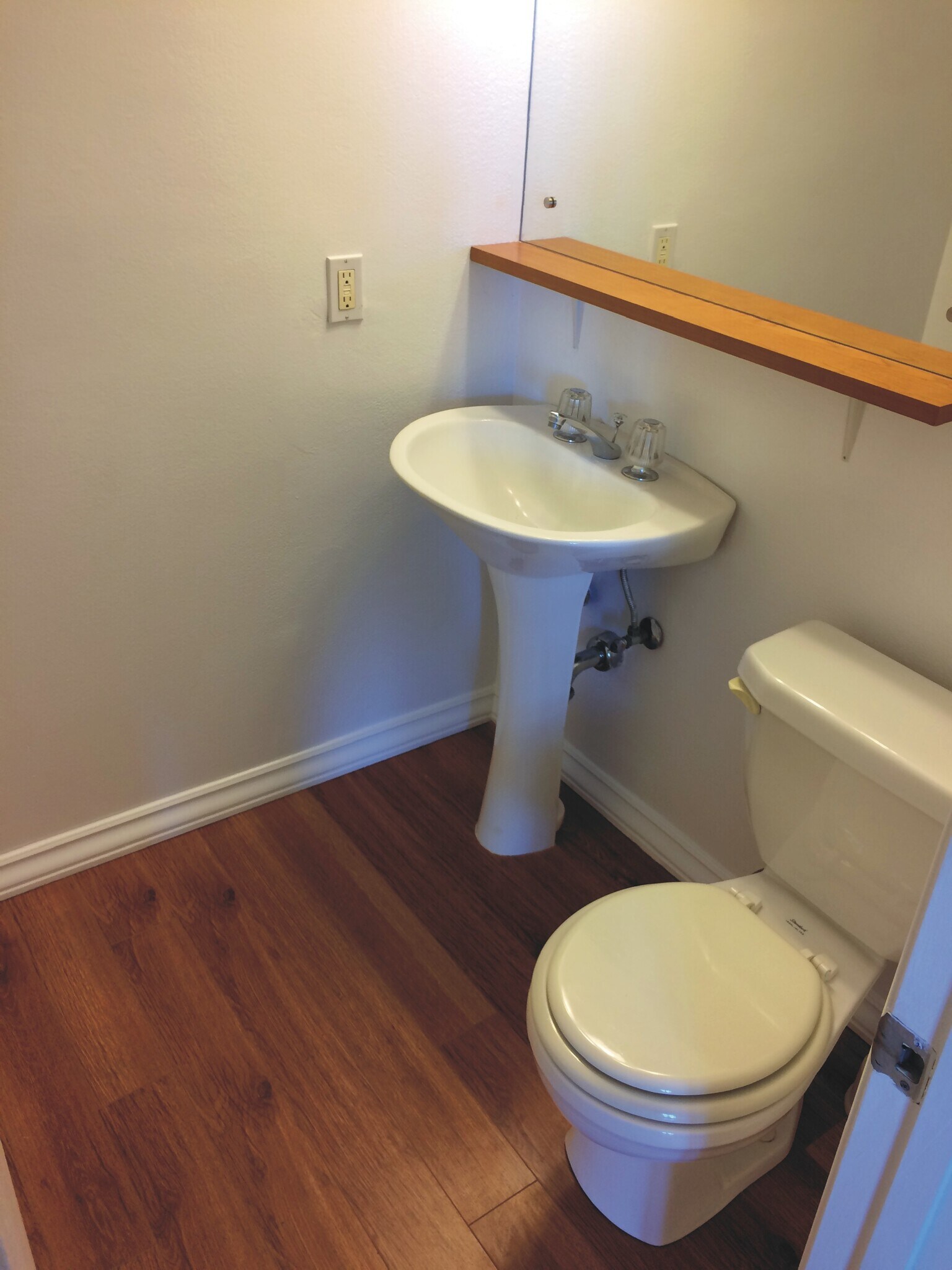 Building Photo - 9927 Independence Ave