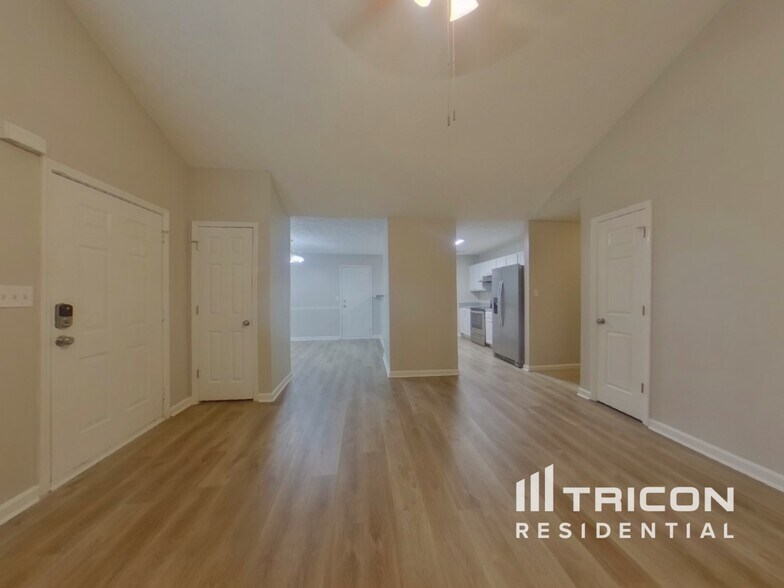 Building Photo - 40 Bramble Bush Trail