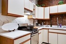 Building Photo - 114 Trenton St