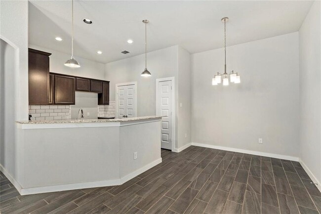 Building Photo - 334 Creekside Curve