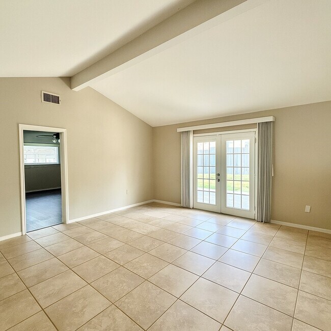 Building Photo - 5807 Silver Frst Dr