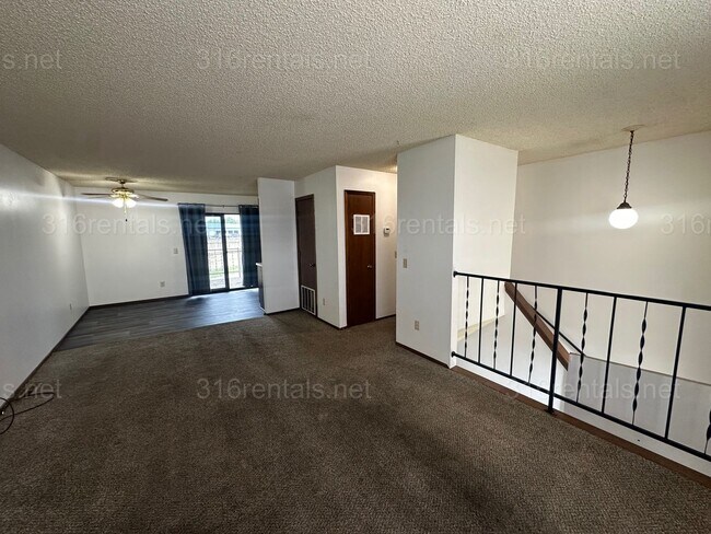 Building Photo - 333 E Marion Ct