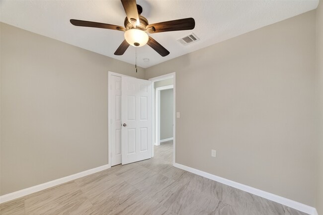 Building Photo - 7814 Pin Oak Dr