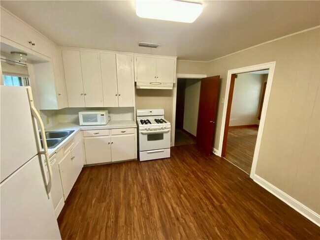 Building Photo - 1808 E 38th 1/2 St