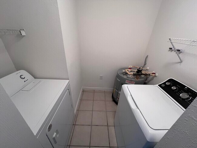 Building Photo - 2809 Amalei Dr