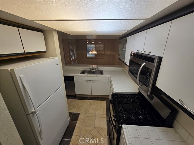 Building Photo - 35200 Cathedral Canyon Dr