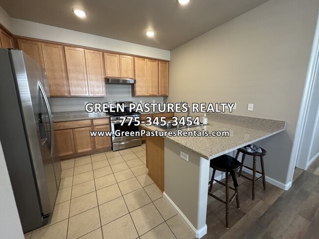 Building Photo - 2490 Eastshore Pl