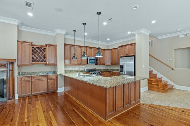 Building Photo - 1836 Ashley Hall Way