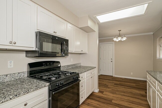 Building Photo - 3935 Parker Rd