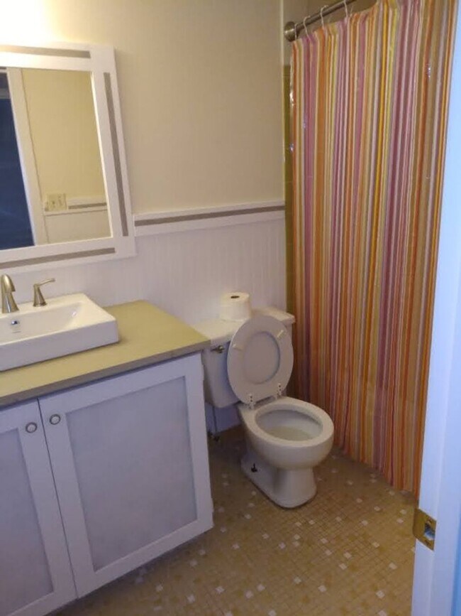 Building Photo - Williams Riverhill