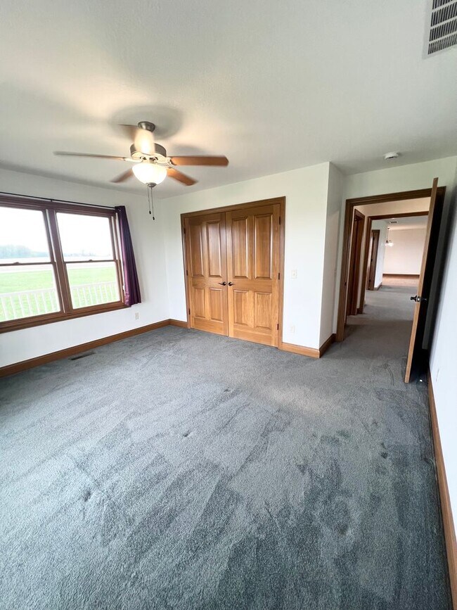 Building Photo - 13711 Hoagland Rd