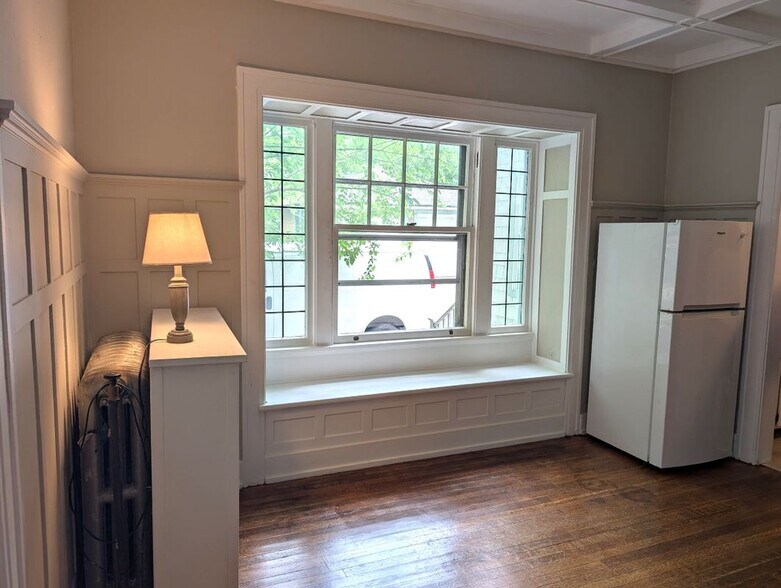 Building Photo - 69 Parkside