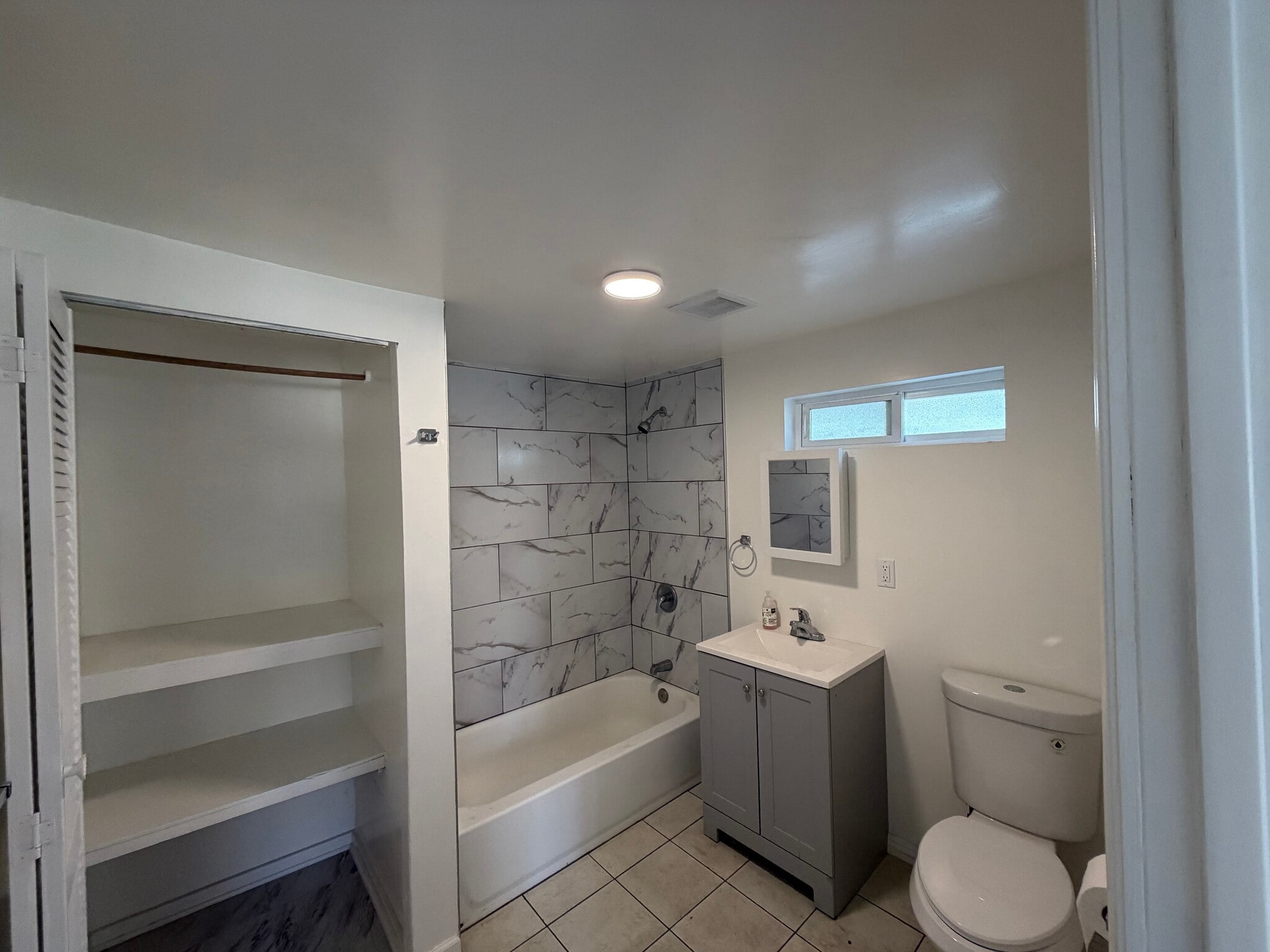 Building Photo - 1041 Geraghty Ave