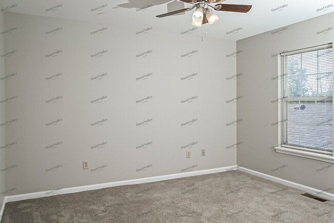 Building Photo - 459 Patchen Dr