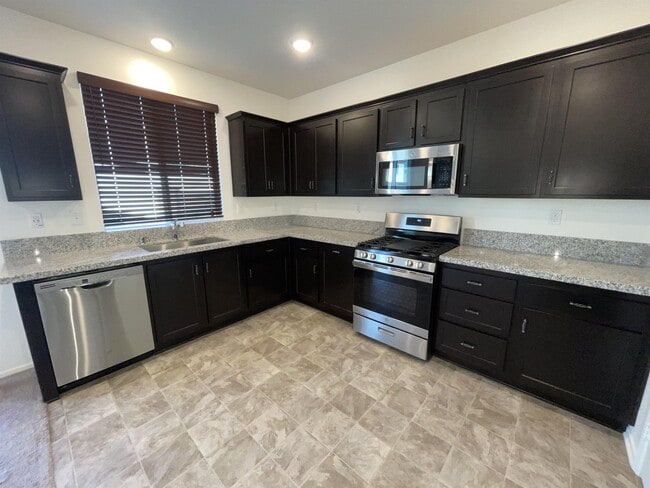 Building Photo - 896 Tierra Dr