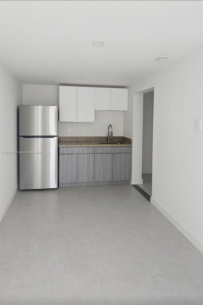 Building Photo - 1601 NW 36th Ave