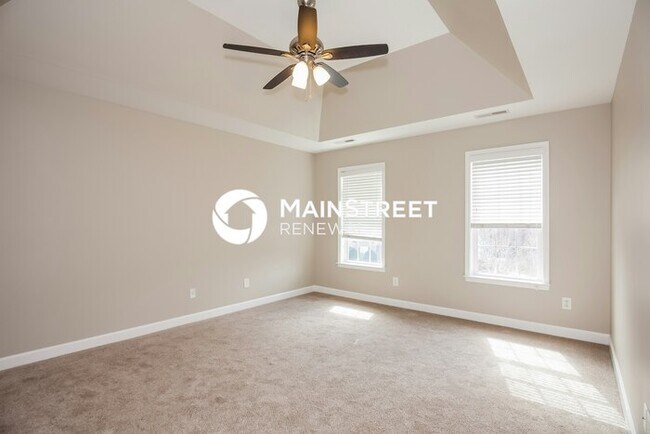Building Photo - 4 Bedroom Pet-Friendly Home in Matthews, NC with Main Street Renewal