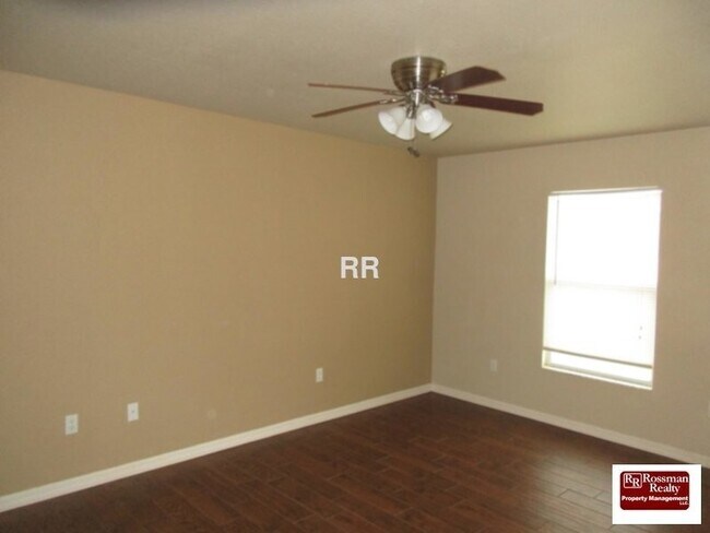 Building Photo - Santa Barbara Villas