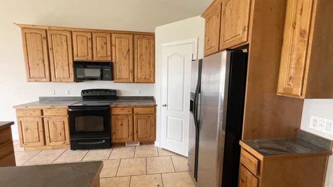 Building Photo - Beautiful 3 bedroom 2 bath home is Eagle M...