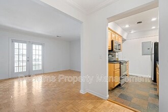 Building Photo - 5025 Hillsboro Pike