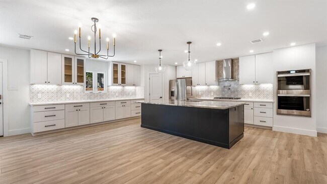 Building Photo - 6414 Woodbrook Ln