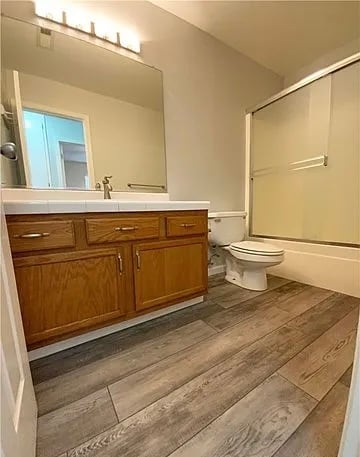 2nd bathroom - 2726 Duffy Dr