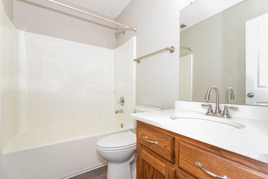 Building Photo - 10734 Ridgefield Dr