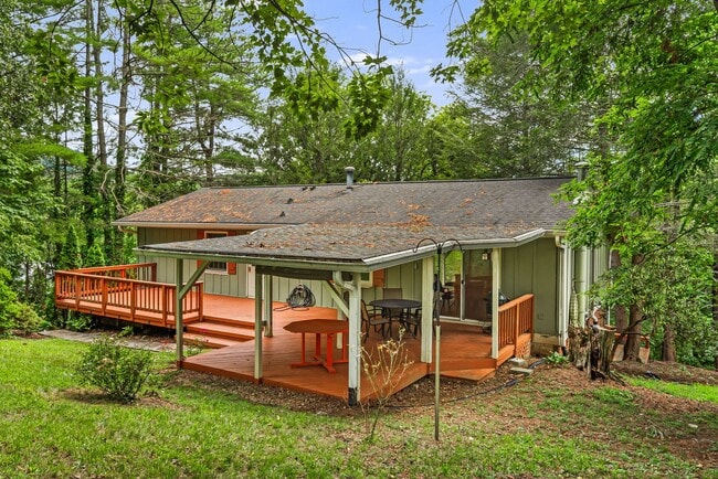 Building Photo - 3-Bedroom Home in North AVL with Studio an...