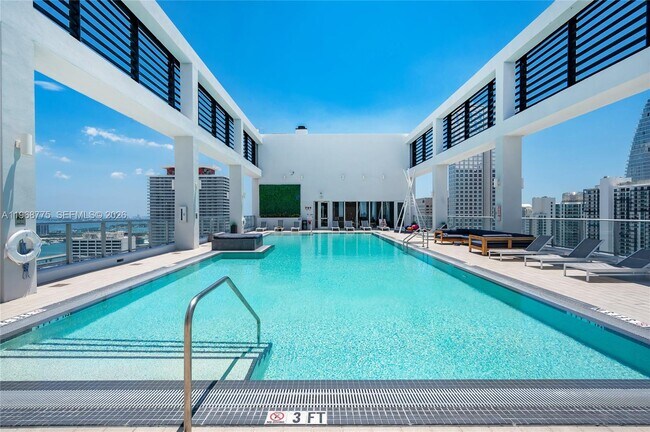 Building Photo - 151 SE 1st St