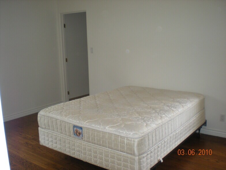 Building Photo - 1959 20th St