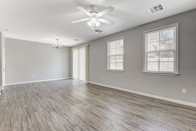 Building Photo - 3909 Sweet Pine St