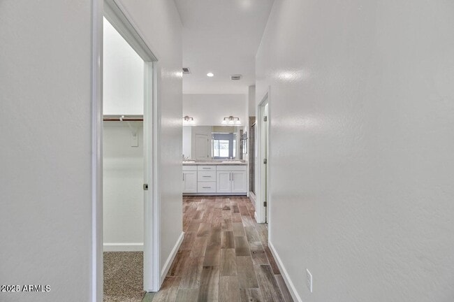 Building Photo - 19250 E Carriage Way