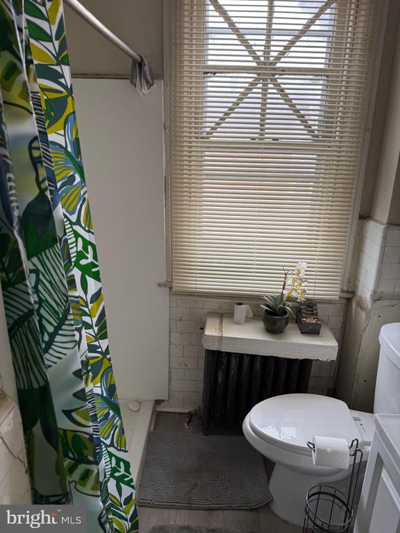 Building Photo - 5636 N Camac St