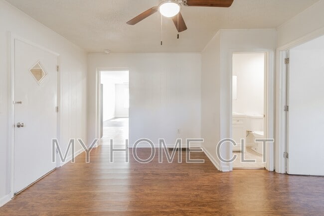 Building Photo - 1024 Houston St