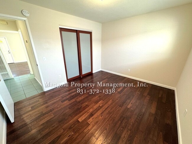 Building Photo - Great Home Located In Seaside Neighborhood with Fenced Back Yard!