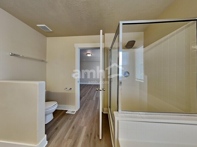 Building Photo - 5003 W Diamondback Dr