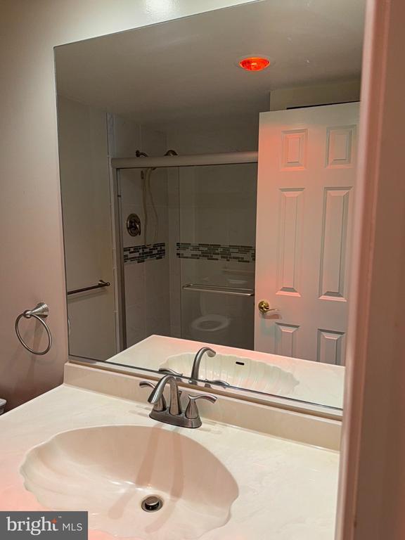 Building Photo - 300 Drummers Ln