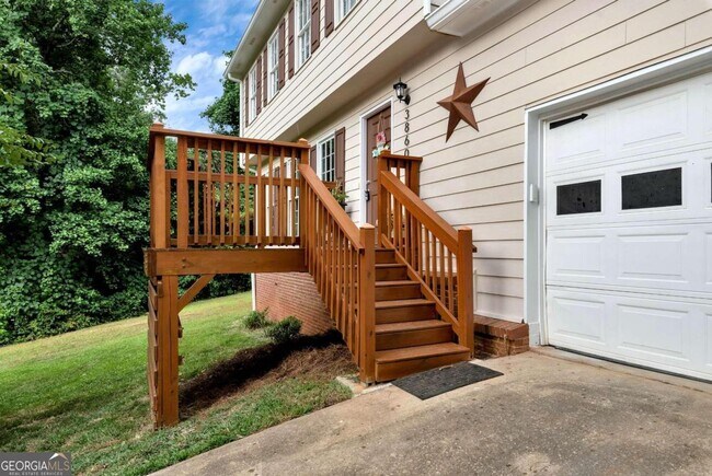 Building Photo - 3860 Maple Wood Trail