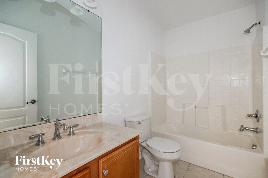 Building Photo - 8152 Canterbury Lake Blvd